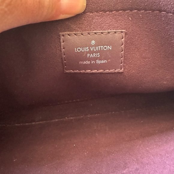 LOUIS VUITTON EPI LEATHER CLUTCH WRISTLET - Picture 5 of 11